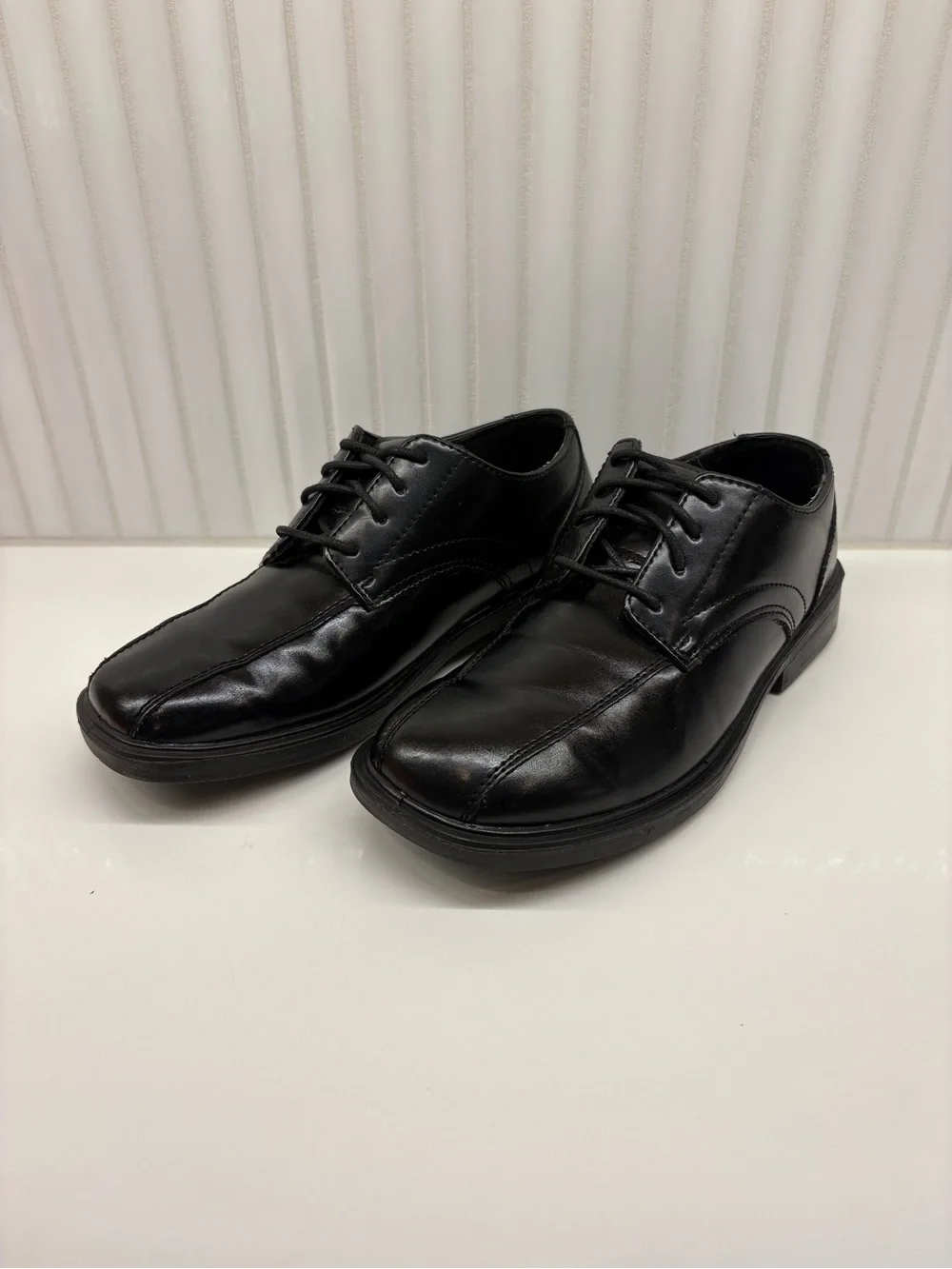 Classic Black Boy’s size 2.5W Oxford Lace-Up Dress Shoes